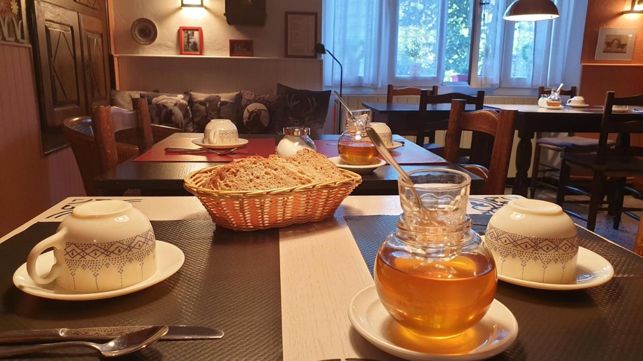 Auberge De Trente Pas Saint-Ferreol-Trente-Pas Ngoại thất bức ảnh